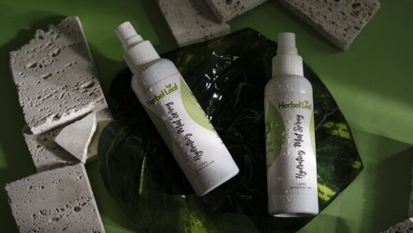 Herbal Leaf Hydrating Mist Spray for Face – Best Face Mist for Glowing Skin in Pakistan - Image 5